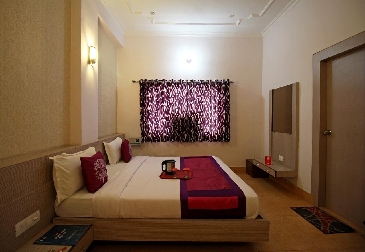 Oyo 4398 Hotel Rajat Grand Varanasi Exterior foto