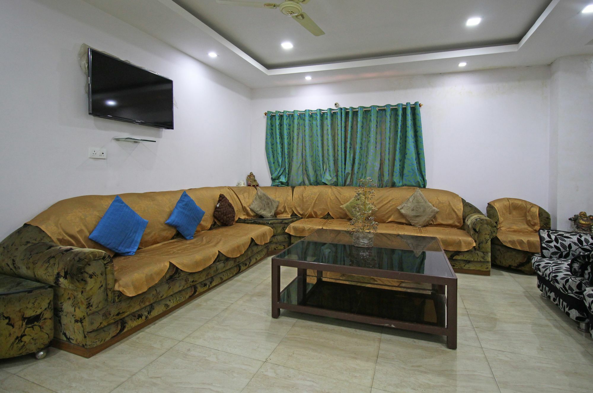 Oyo 4398 Hotel Rajat Grand Varanasi Exterior foto